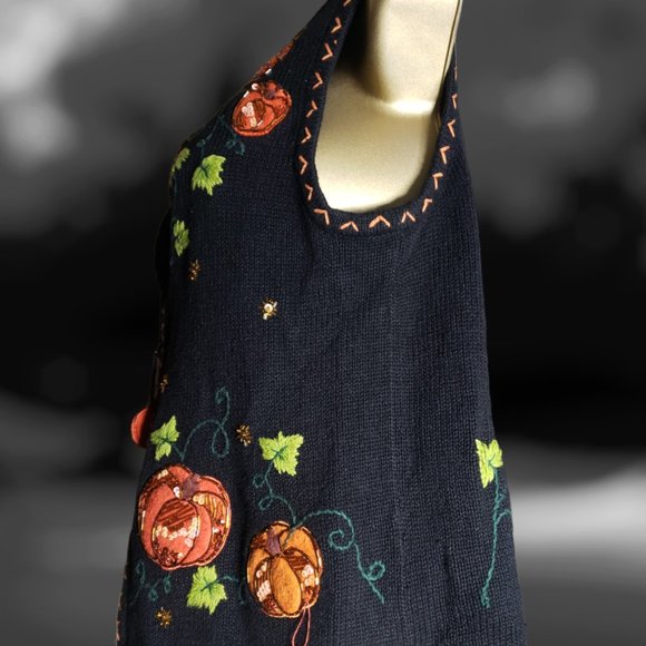 Vintage 90's White Stag Halloween Vest - Knit, Embroidered & Beaded - Pumpkins. - Picture 5 of 10